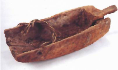 图片：铜绿山古矿井选矿用的船形木斗